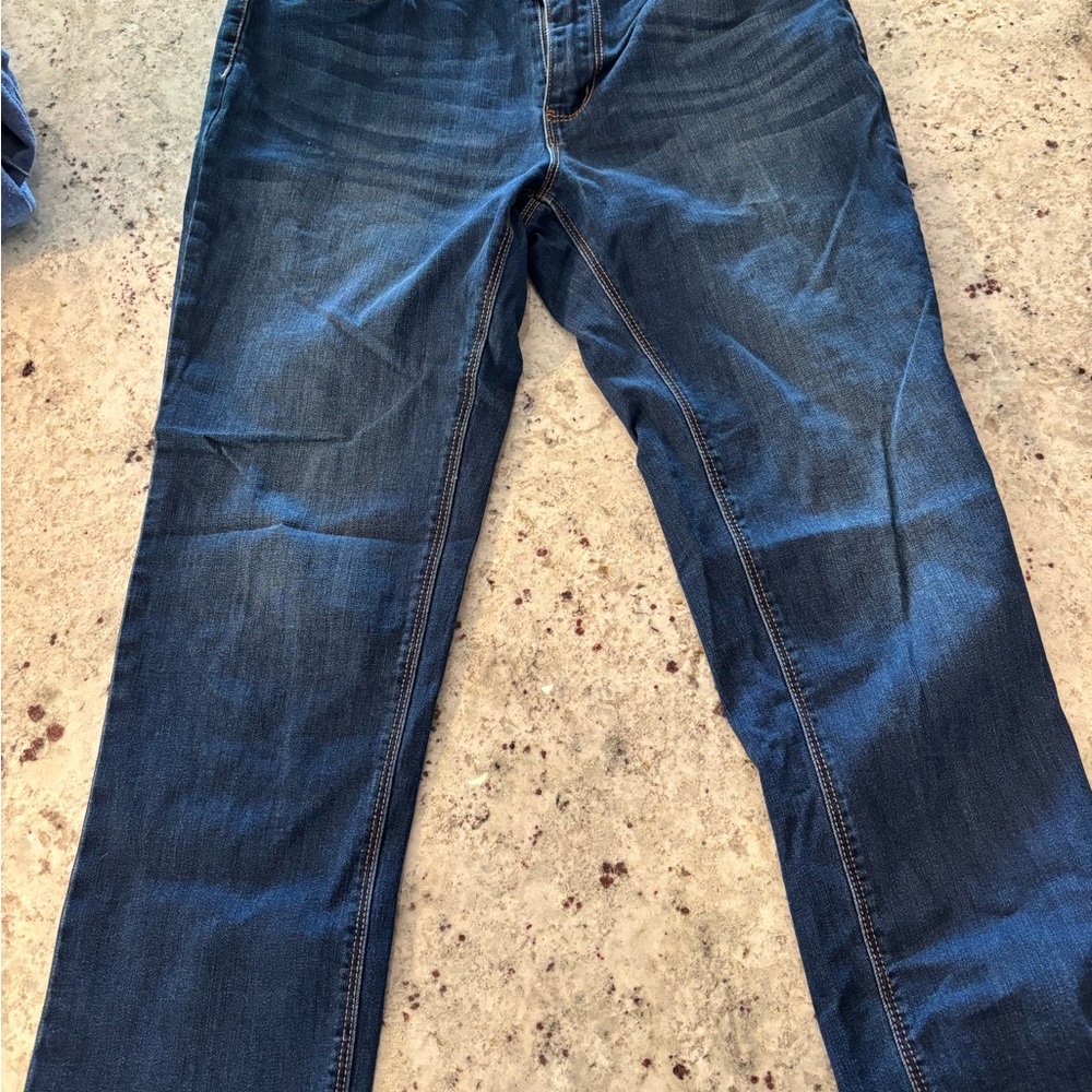 Women’s Straight-Leg Jeans in Dark Blue Denim